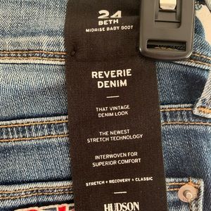 Hudson jeans 24 Beth Midrise Baby Boot